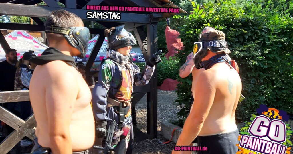 Spieler beim Paintball in der Ferienzeit im GO Adventure Park Brandenburg