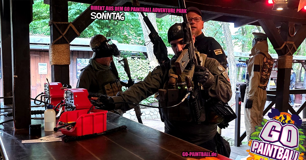 Spieler auf dem Feld im GO Adventure Park Brandenburg an einem Sonntag im September